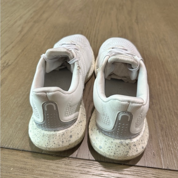 Adidas Women’s Pureboost Running Shoes Size 7.5 - Picture 5 of 8